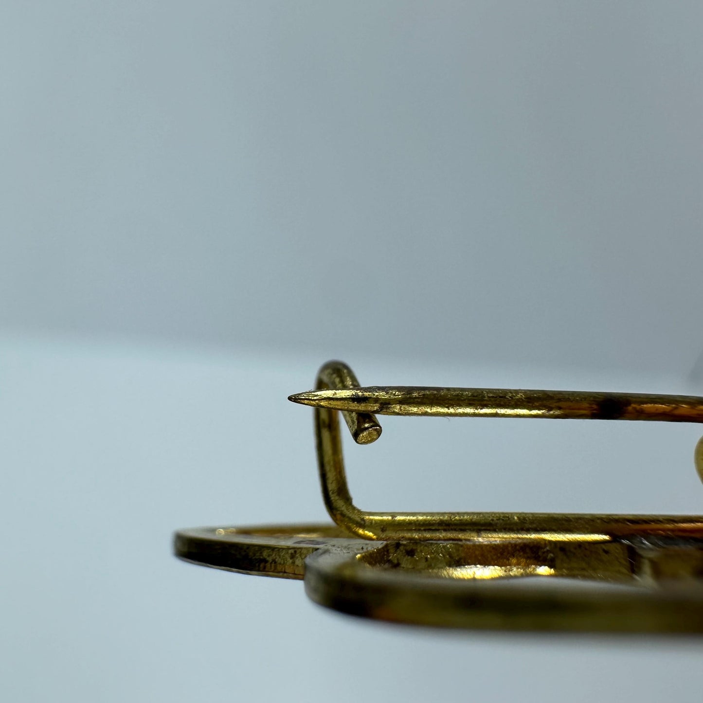Vintage Girl Scout Brooch of Brownie Badge in Gold Tone.
