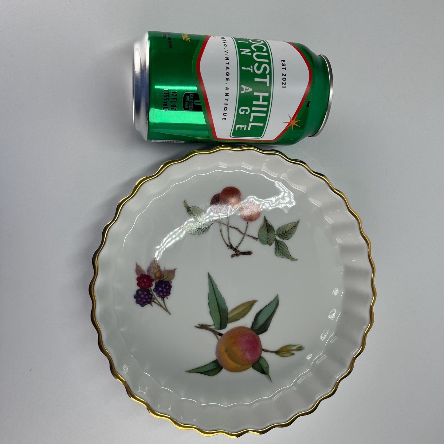Vintage Porcelain Flan Dish With Golden Trim and Fruit Design by Royal Worcester Evesha