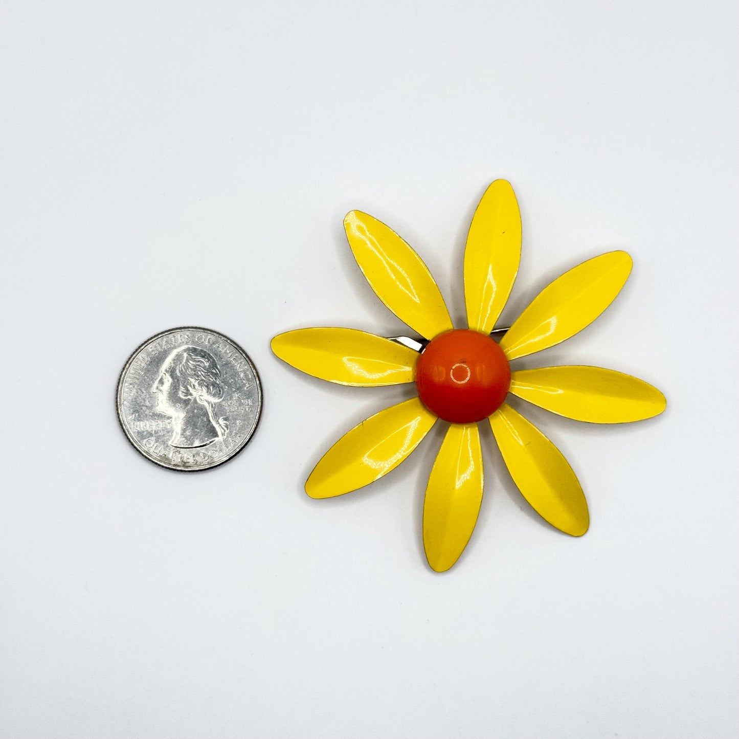 Vintage Metal Brooch of Yellow Daisy