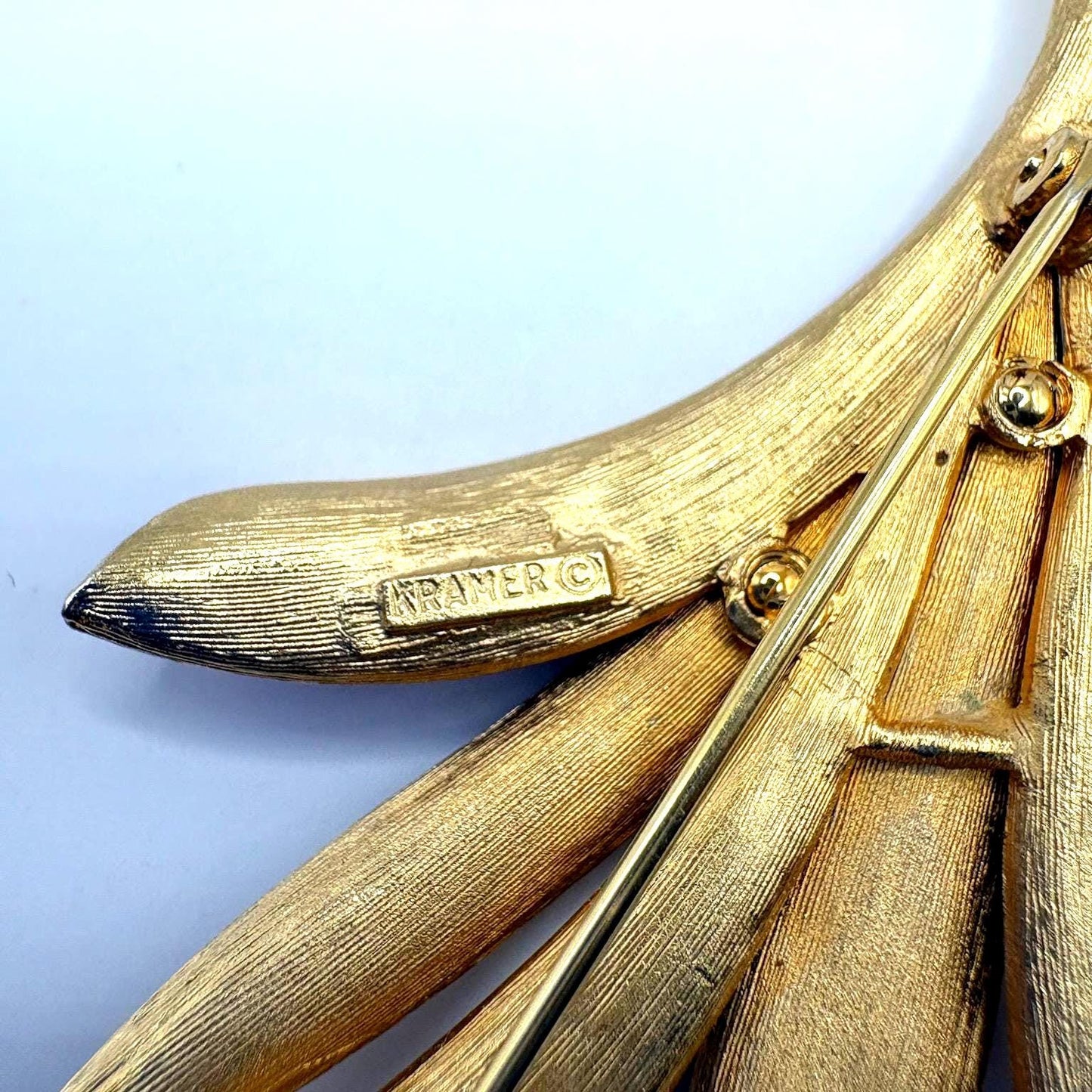 Vintage Kramer Leaf Brooch – Mid Century Modern Gold Tone Signed Jewelry