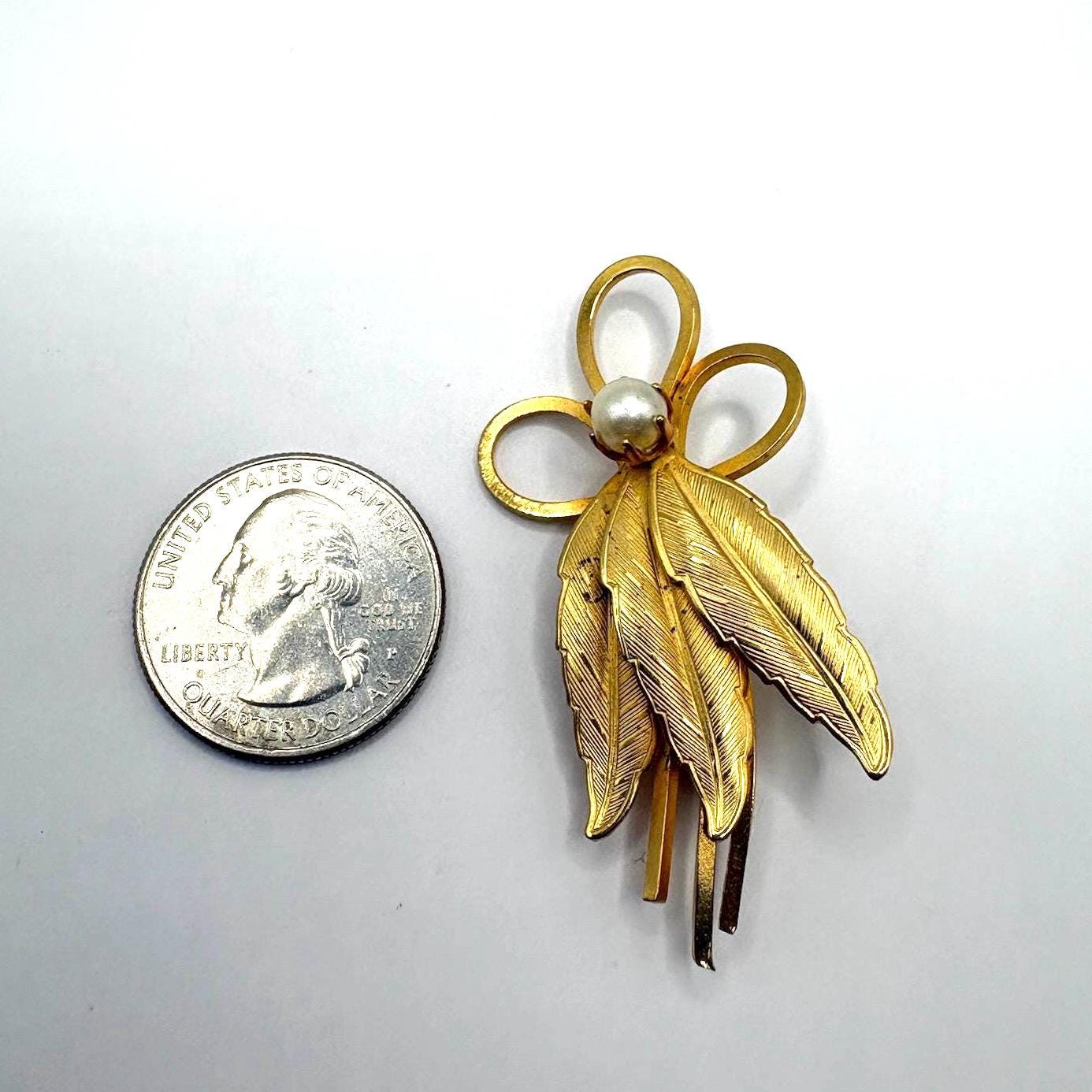Vintage Gold Tone Bow & Feather Brooch With Pearl Accent