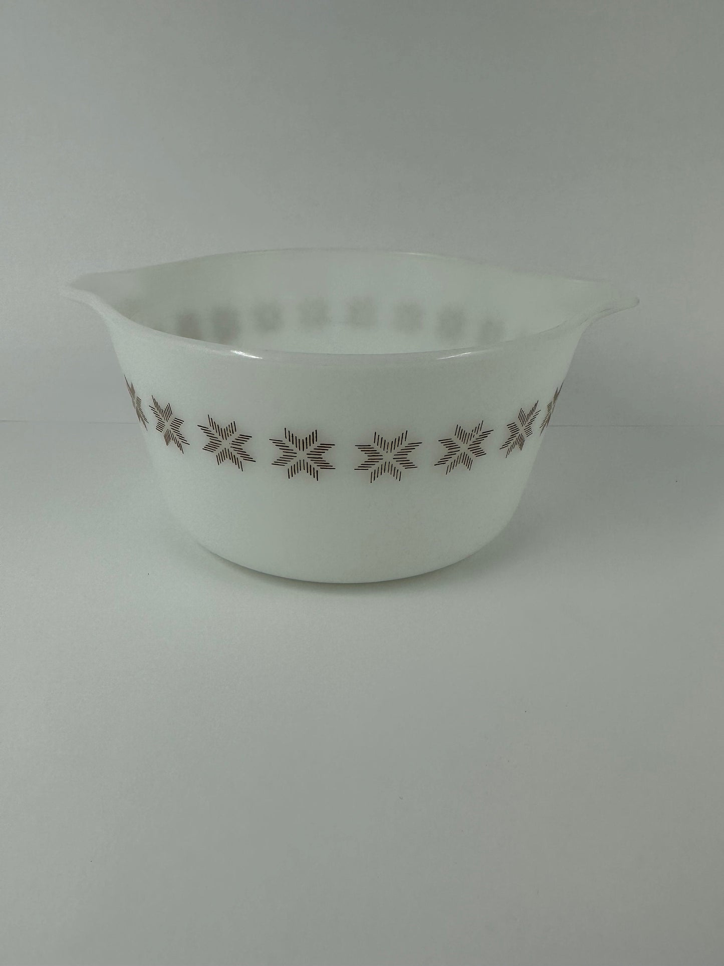 Vintage Pyrex One Quart Casserole Dish, No Lid. Town and Country Collection.