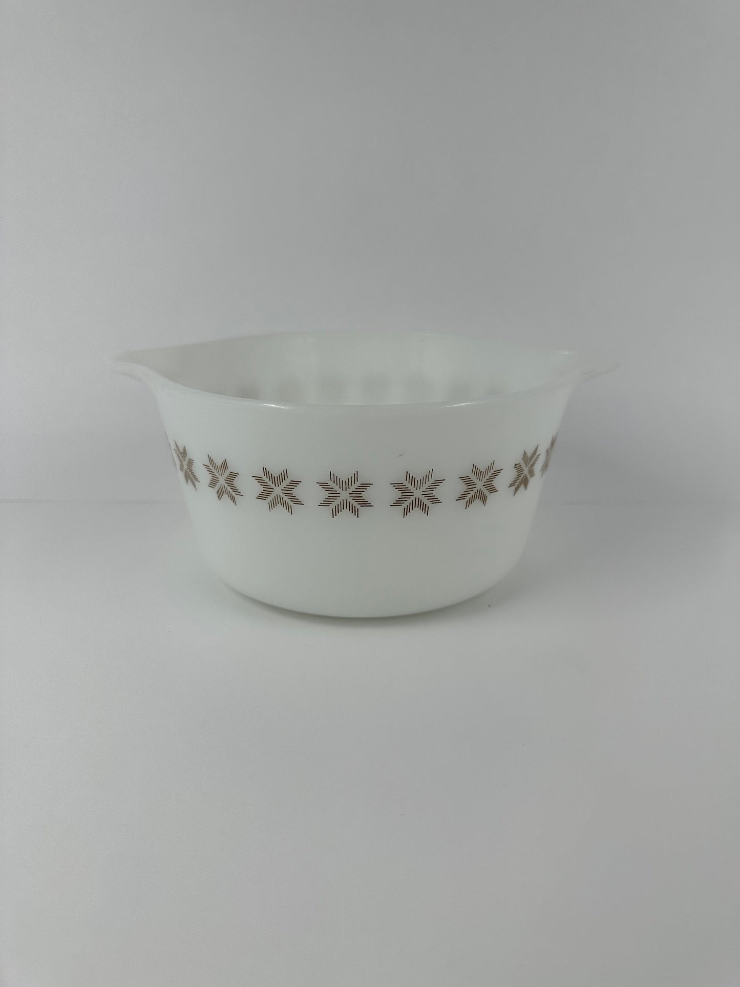 Vintage Pyrex One Quart Casserole Dish, No Lid. Town and Country Collection.