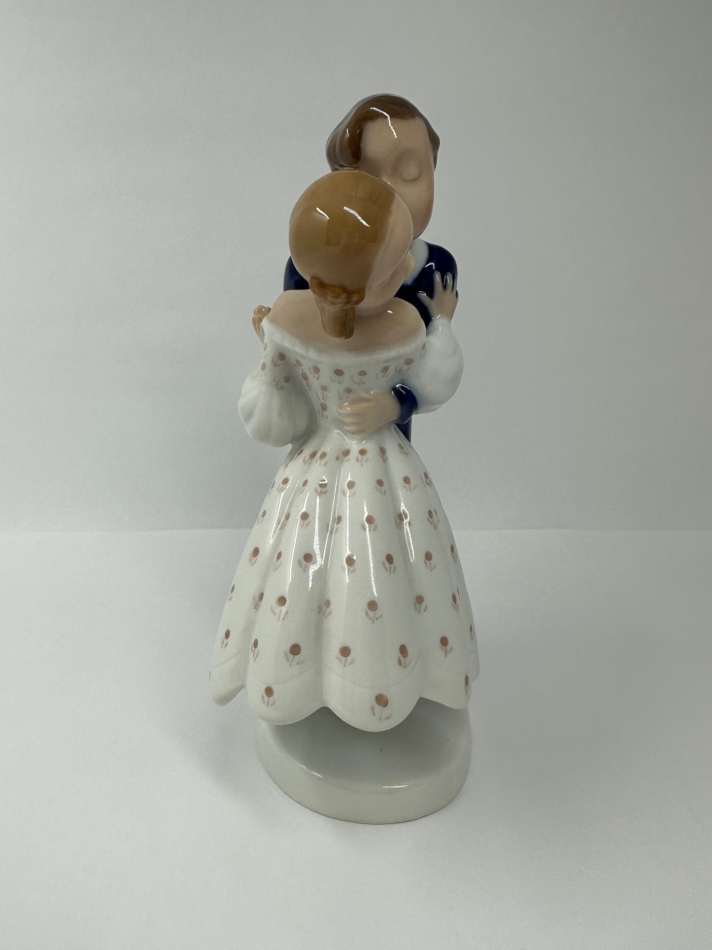 Vintage Porcelain Figurine of Couple Dancing by Bing & Grondahl and Made in Denmark, 1960s.