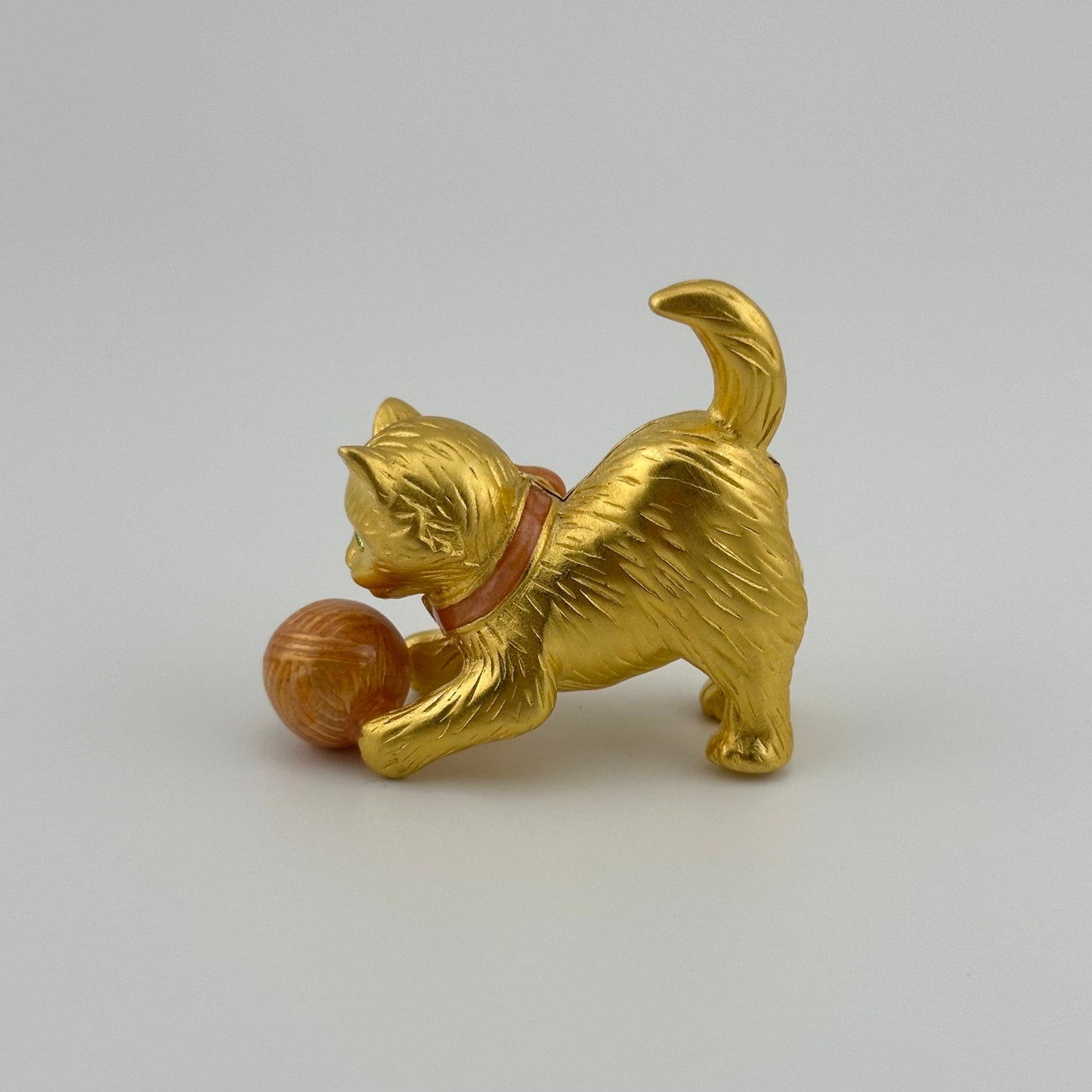 Vintage Estée Lauder Kitty Figurine, Solid Perfume.