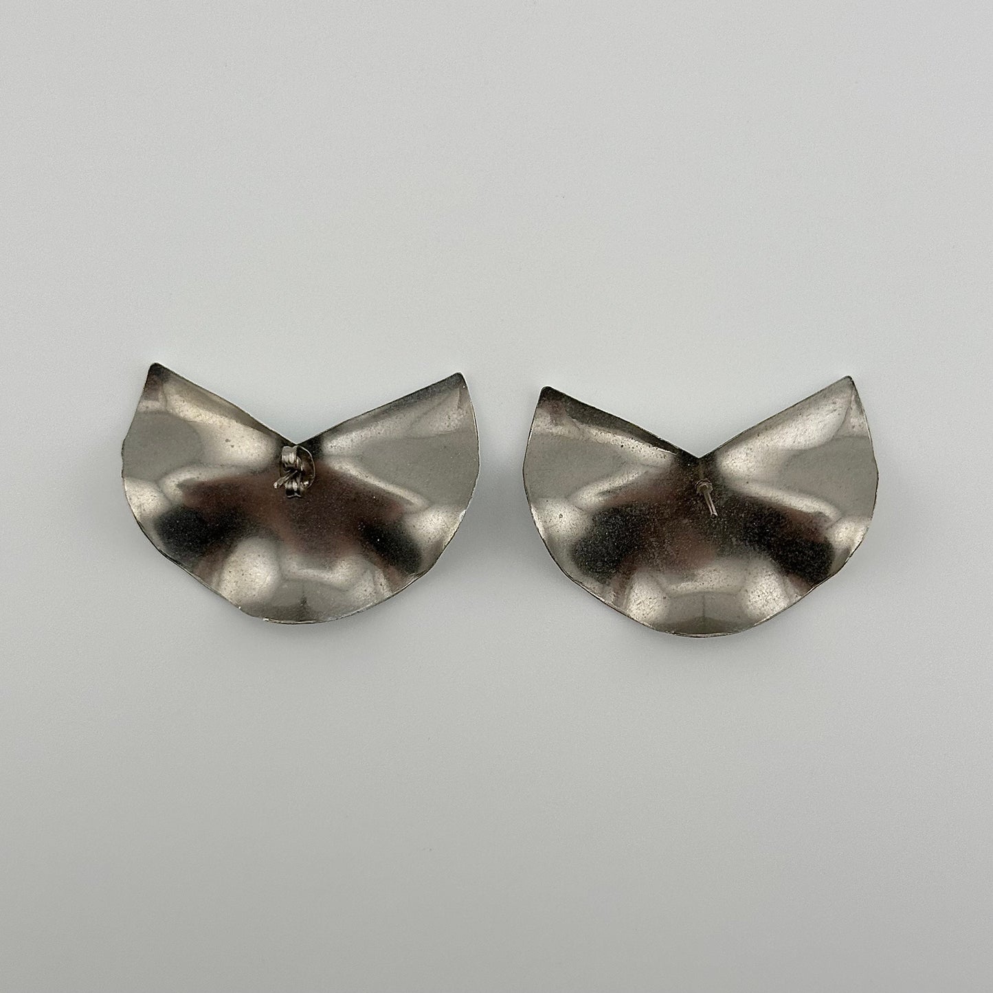 Vintage Metal Earrings, White, Wavy Design, Stud Earrings.