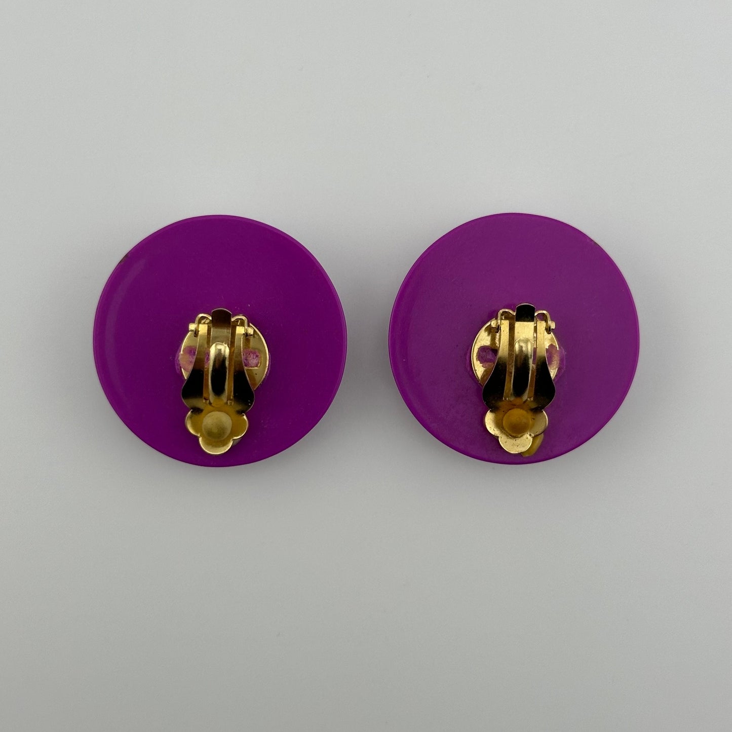 Vintage Earrings, Retro Purple and White Plastic Clip-ons with Gold Back.