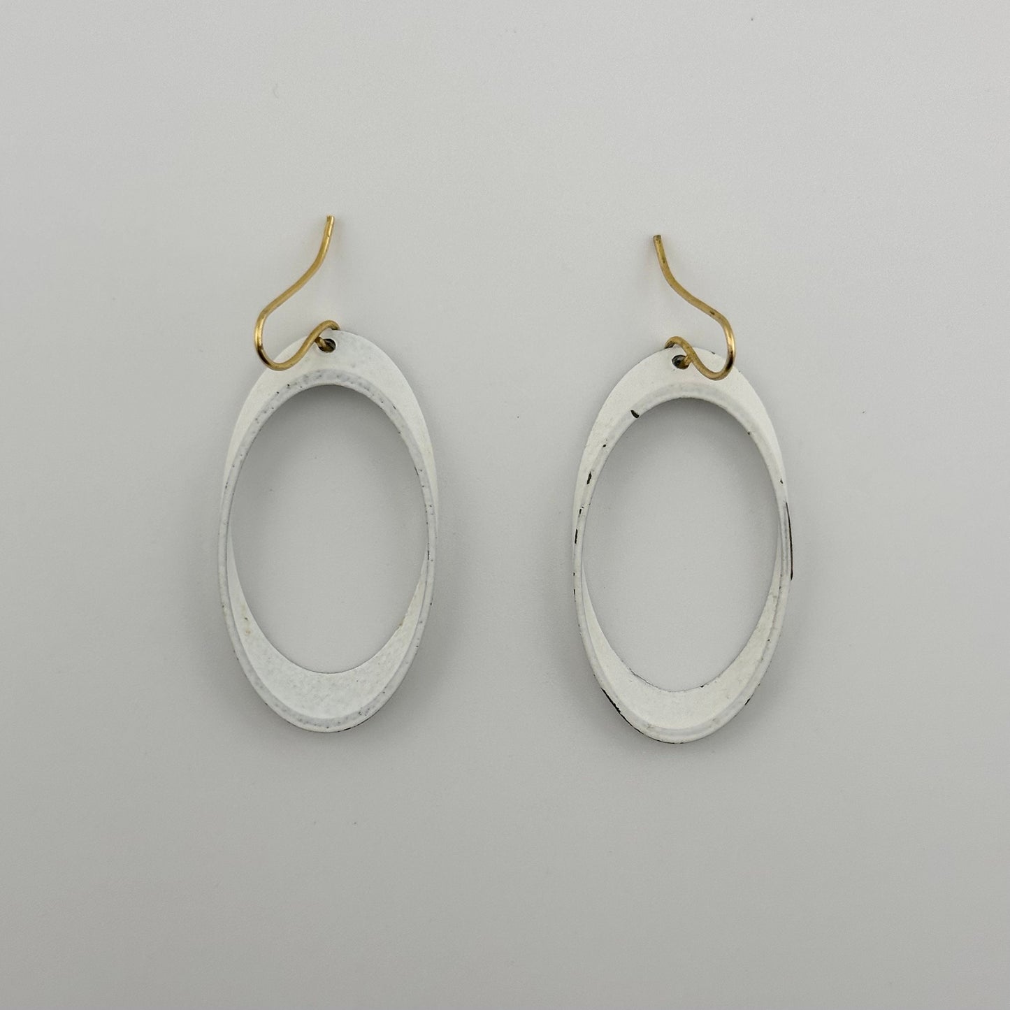 Vintage Metal Earrings, White, Oval, Hanging Earrings.