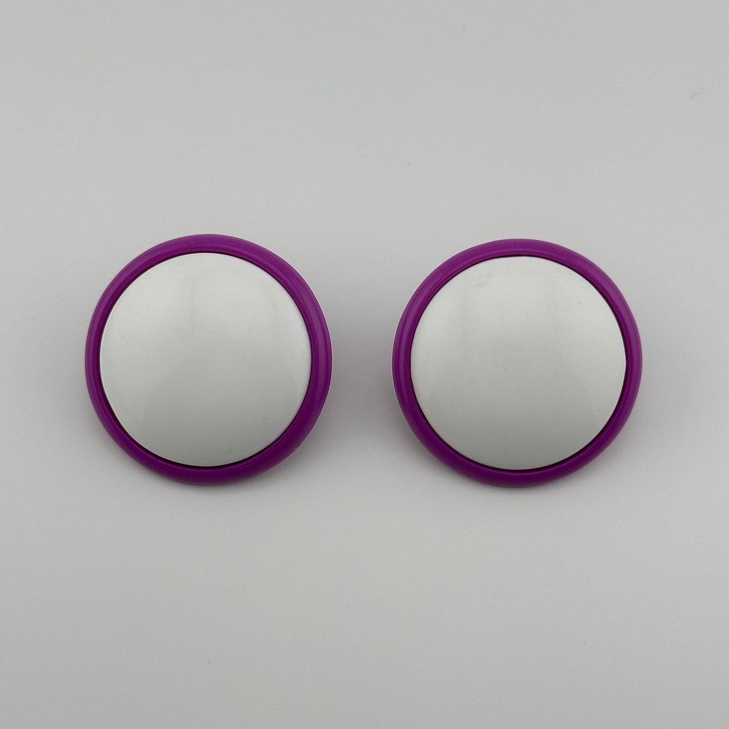 Vintage Earrings, Retro Purple and White Plastic Clip-ons with Gold Back.