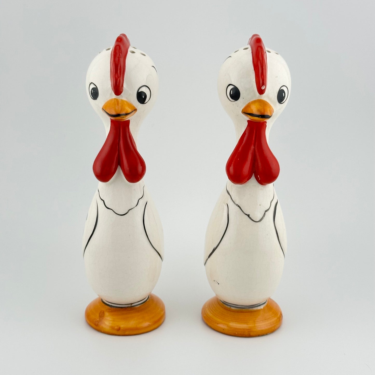 Vintage Ceramic Salt and Pepper Shakers, Smiling Chickens Made in Japan.