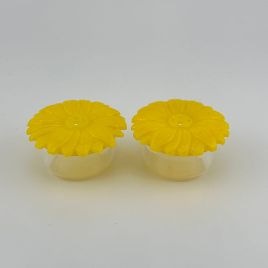 Vintage Salt & Pepper Shakers of Plastic Yellow Daisies by Jaydon