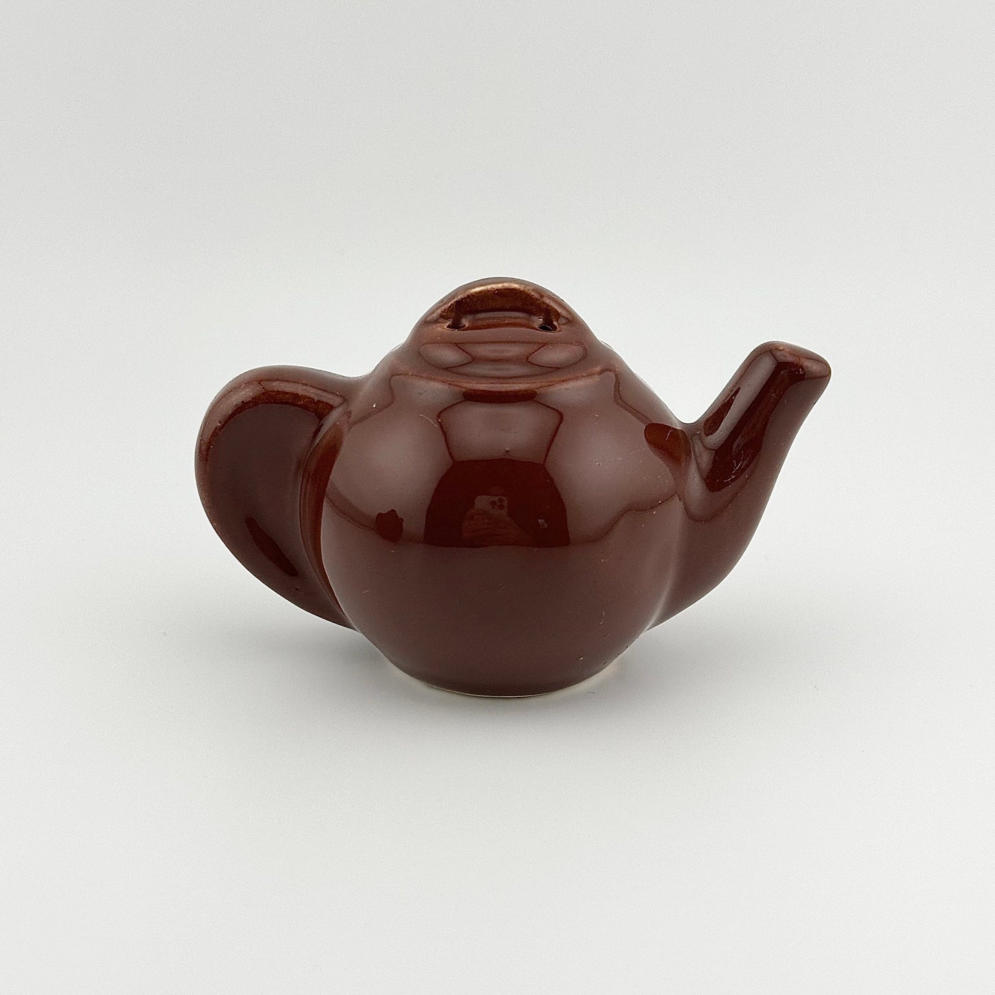 Vintage Salt and Pepper Shaker Set, Brown Ceramic Tea Pots.