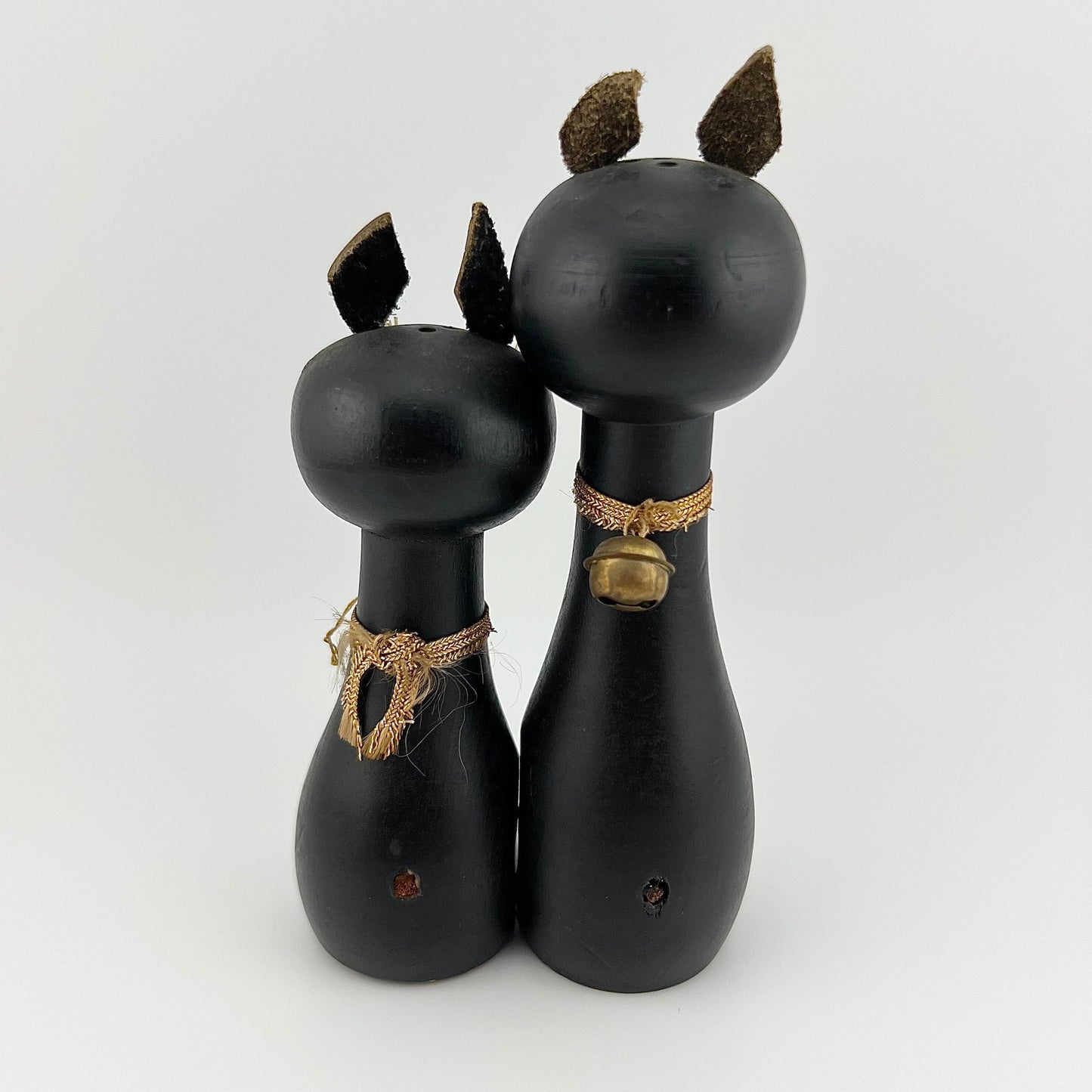 Vintage Magnetic Black Cat Salt and Pepper Shakers, Made by Enesco, Japan.