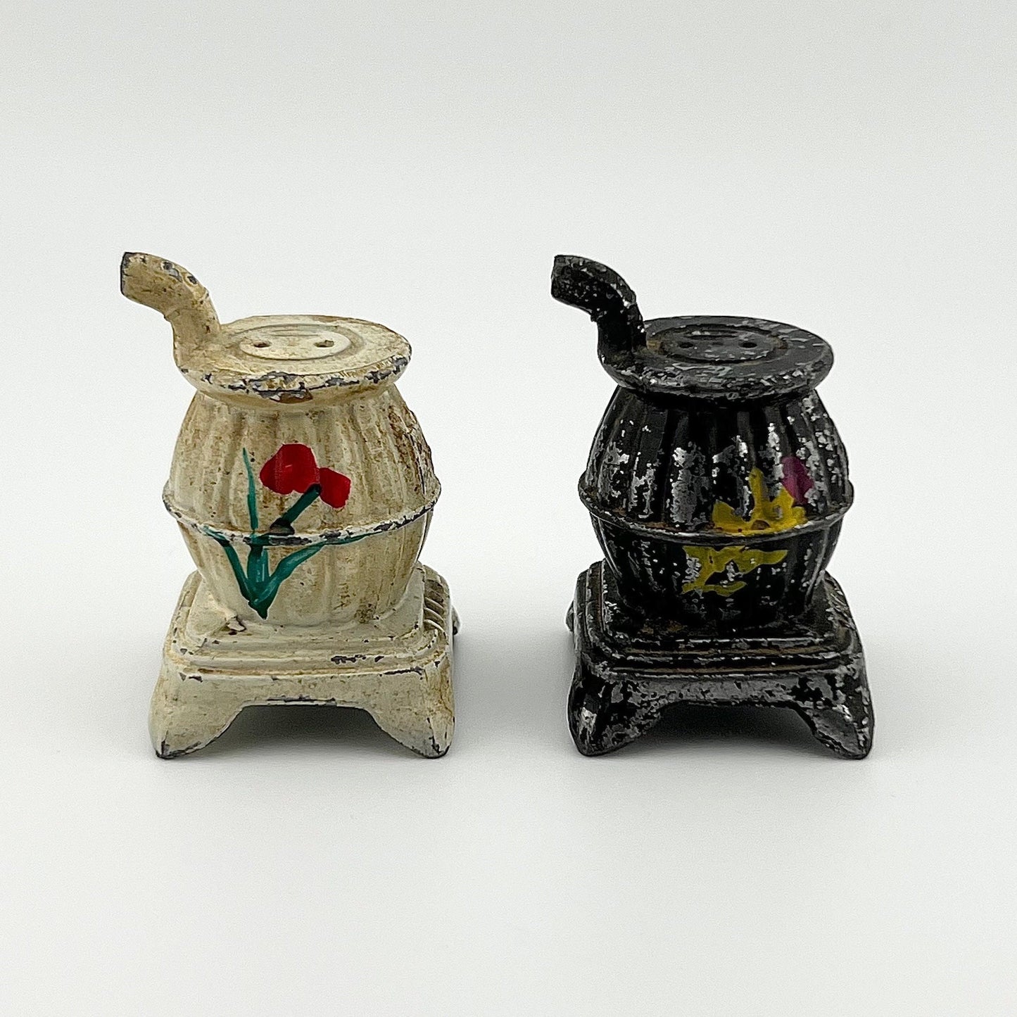 Vintage Salt and Pepper Shaker Set, Cast Iron Pot Belly Stoves, 1970s.