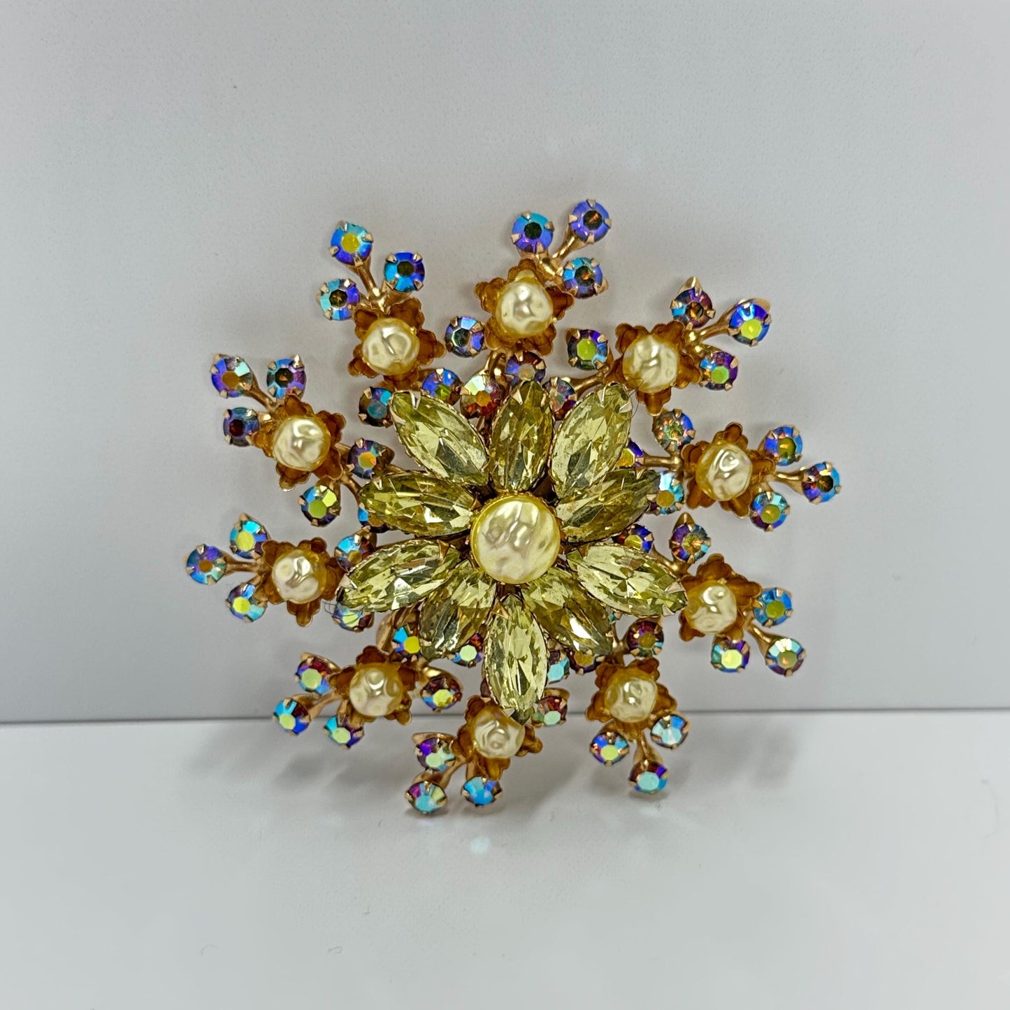 Vintage Brooch in Starburst Design with Yellow Rhinestones and Faux Pearls