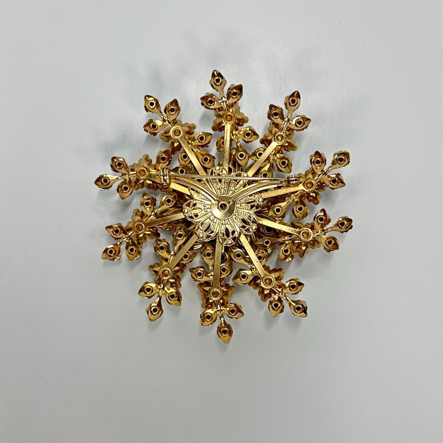 Vintage Brooch in Starburst Design with Yellow Rhinestones and Faux Pearls