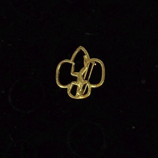 Vintage Girl Scout Brooch of Brownie Badge in Gold Tone.