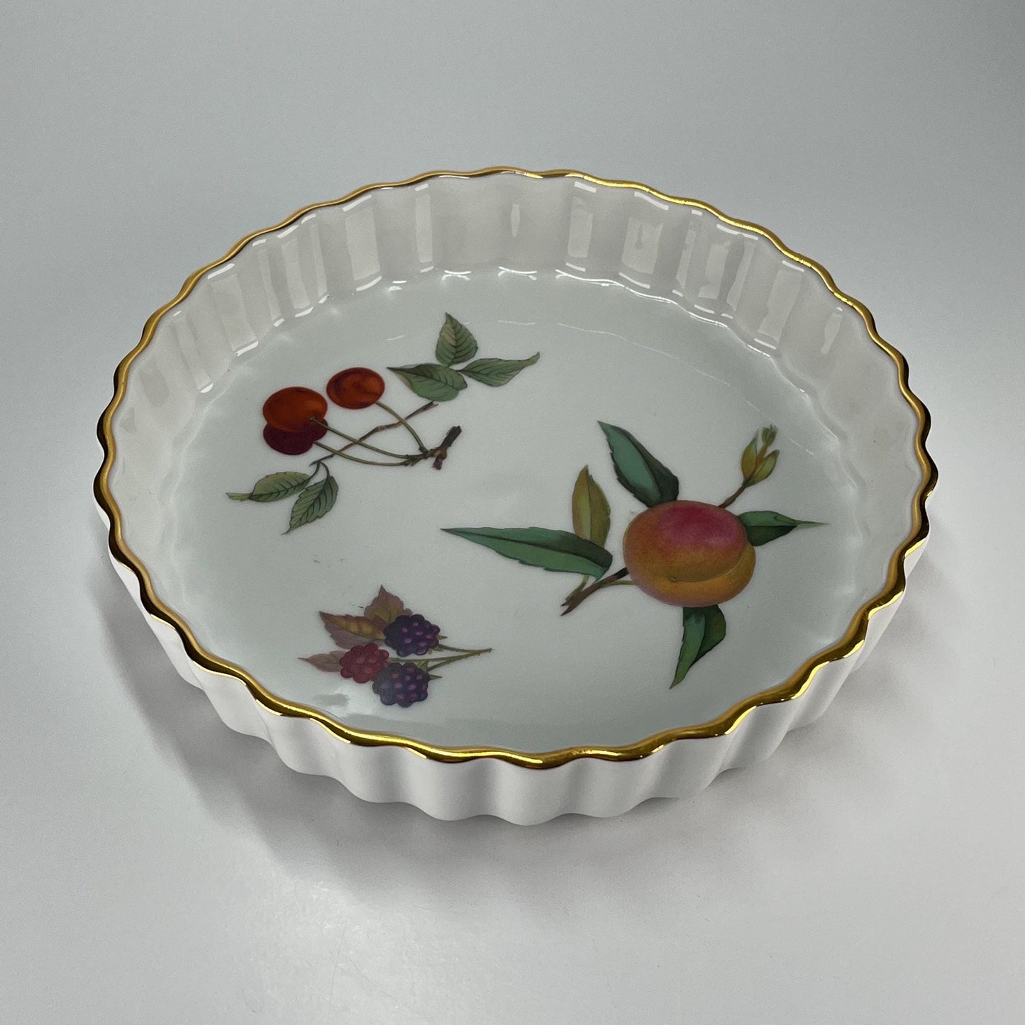 Vintage Porcelain Flan Dish With Golden Trim and Fruit Design by Royal Worcester Evesha