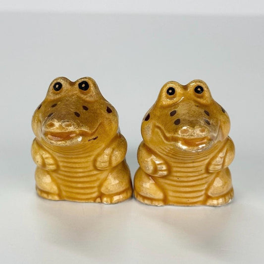 Vintage Salt and Pepper Shakers Shaped Like Alligators and Florida Souvenir by Sun-Glo Japan