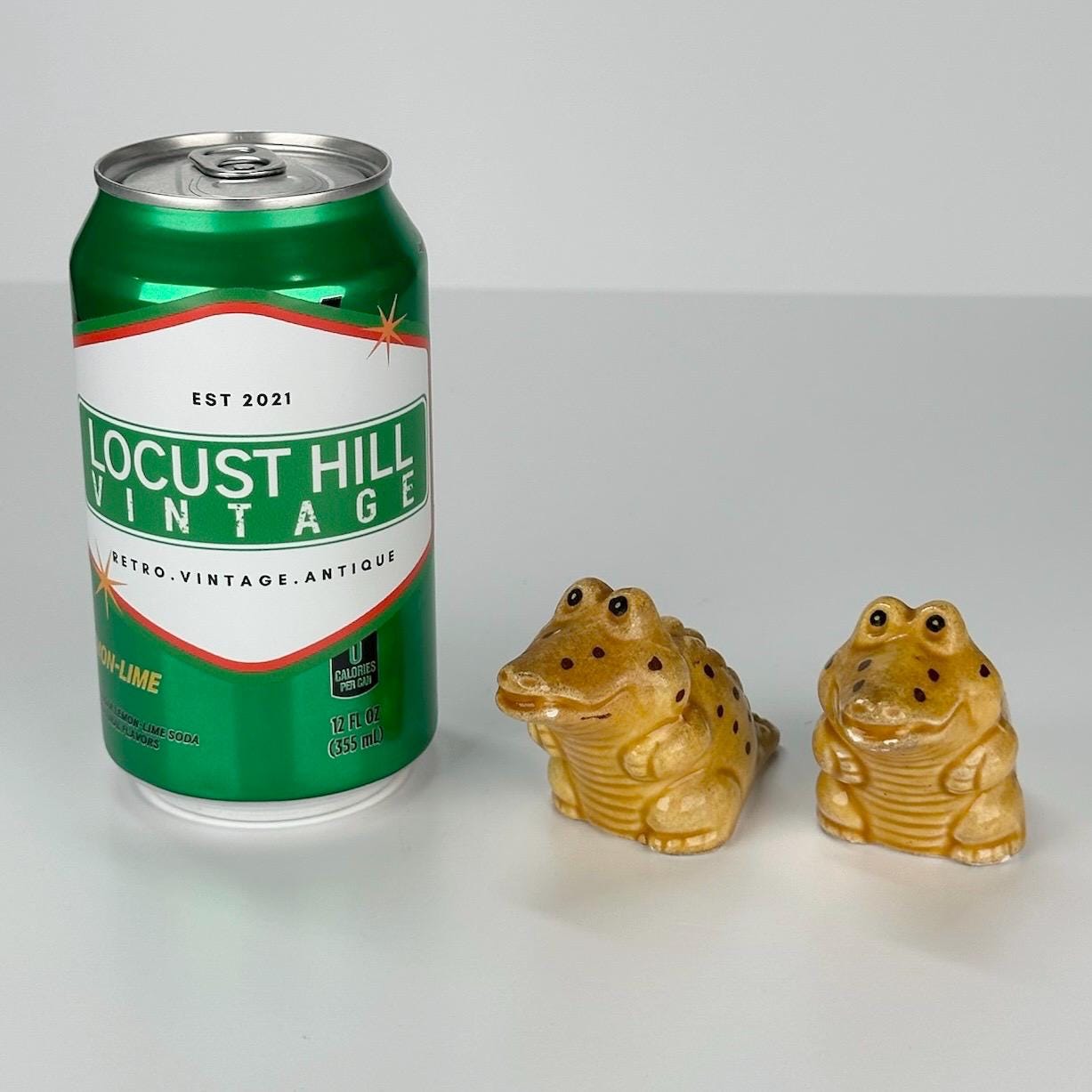 Vintage Salt and Pepper Shakers Shaped Like Alligators and Florida Souvenir by Sun-Glo Japan