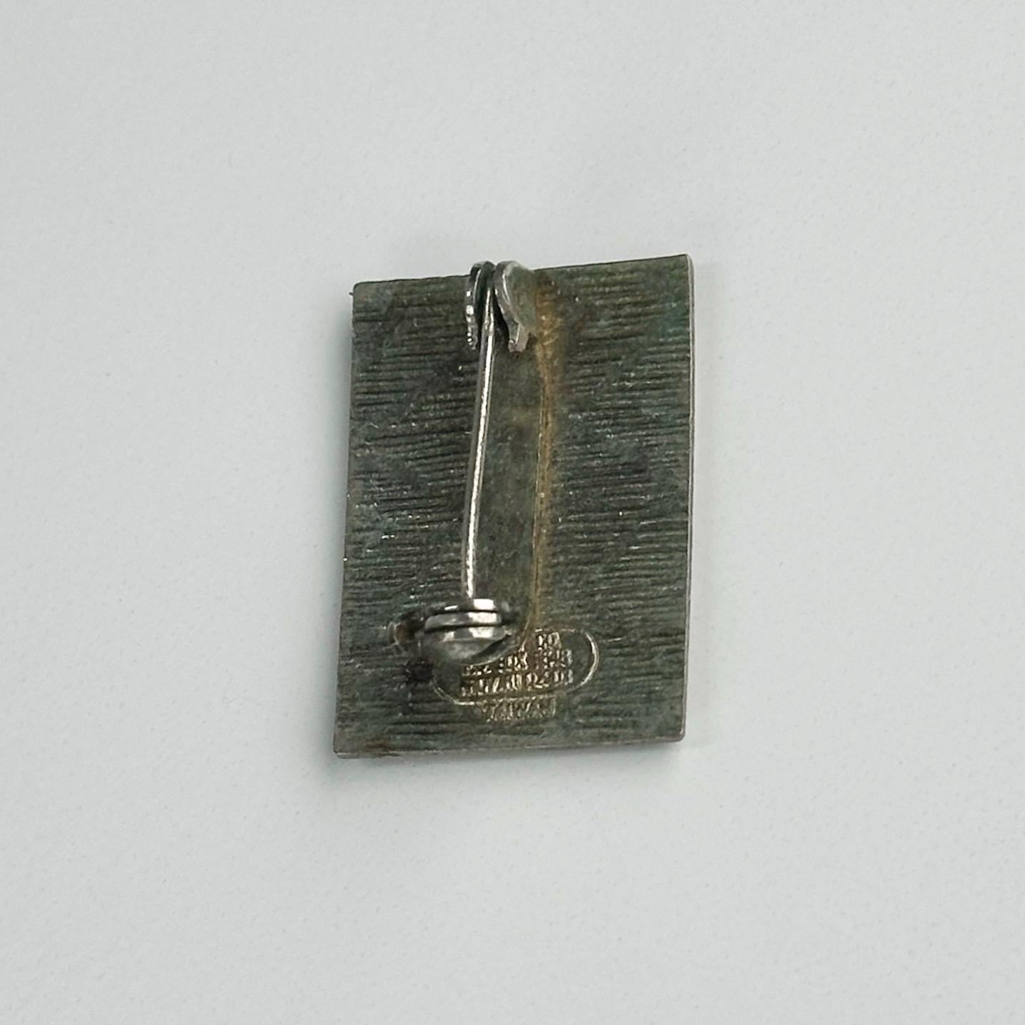 Vintage Brooch or Pin that Reads Aspen with Ski Design