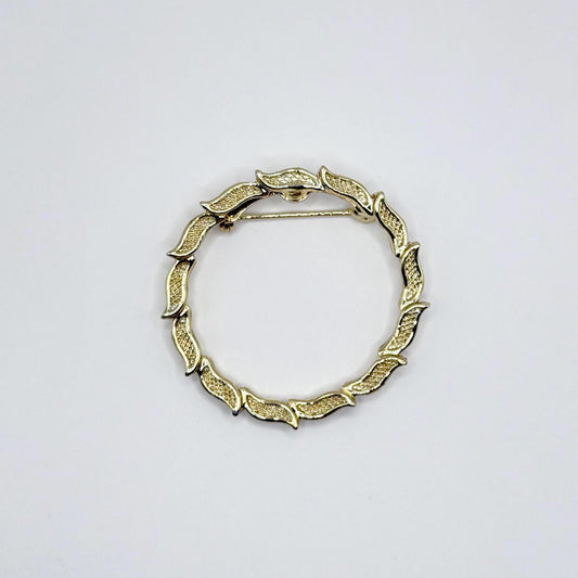Vintage Brooch Pin of Gold Tone Wreath Stamped Gerry's