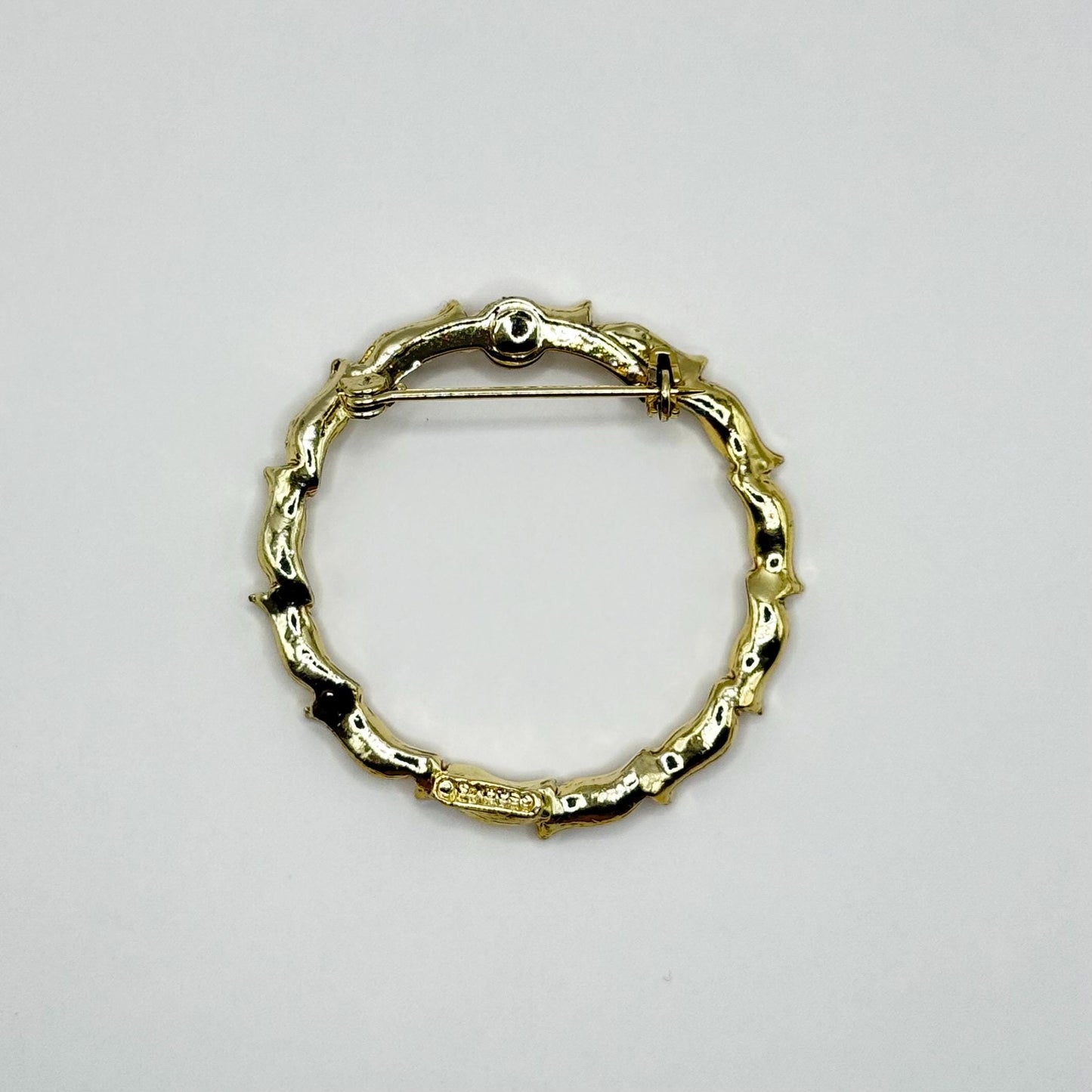 Vintage Brooch Pin of Gold Tone Wreath Stamped Gerry's