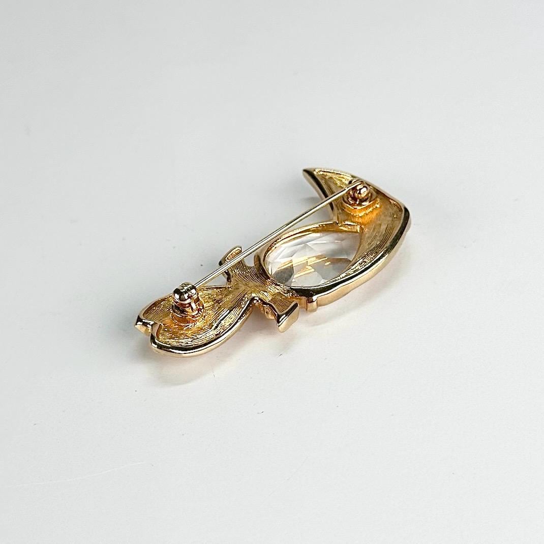 Vintage Brooch Pin with Swarovski Crystal Toucan in Gold Tone