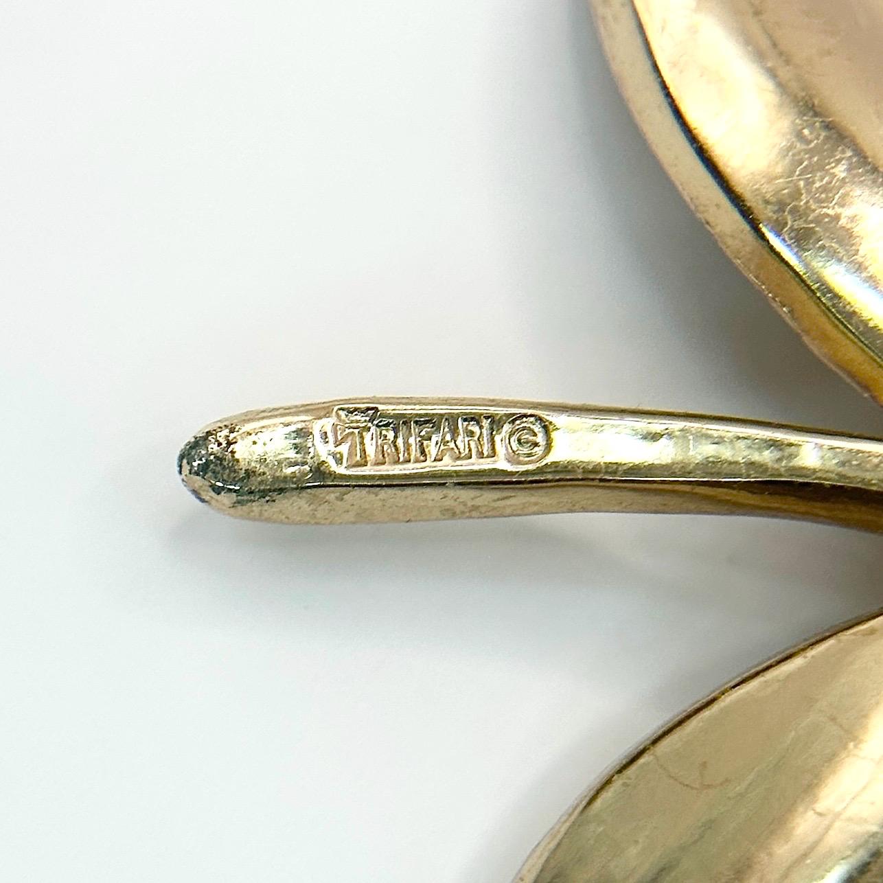 Vintage Brooch Pin of Flower in Gold Tone and Made by Crown Trifari
