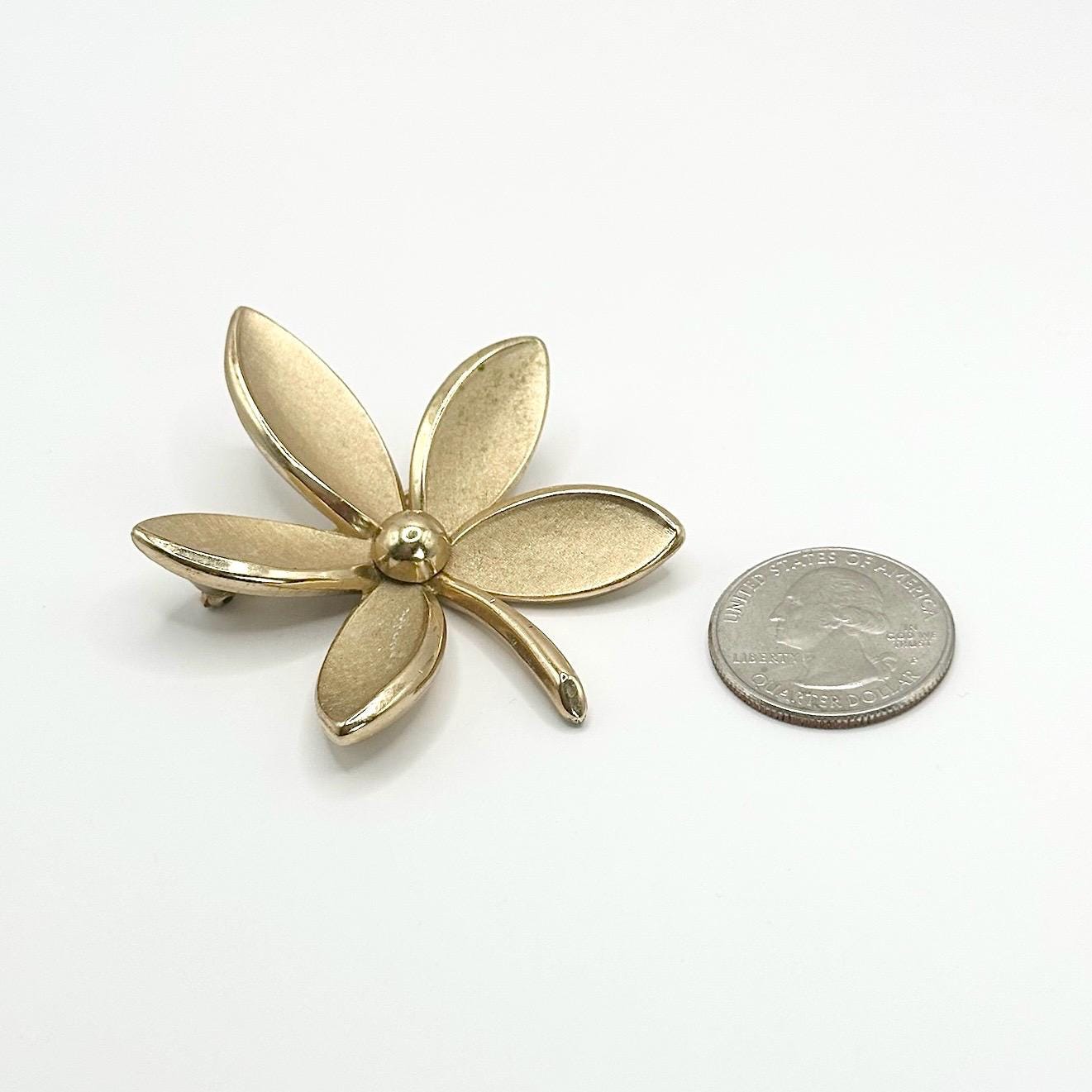 Vintage Brooch Pin of Flower in Gold Tone and Made by Crown Trifari