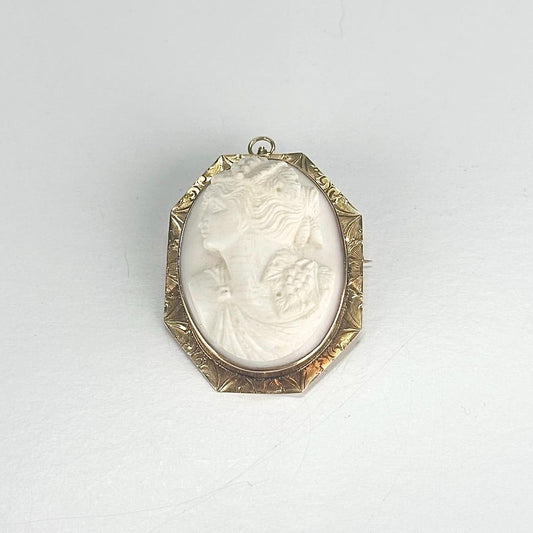 Vintage Cameo Brooch Pendant in Carved Shell Silhouette and 10K Gold from 1930s