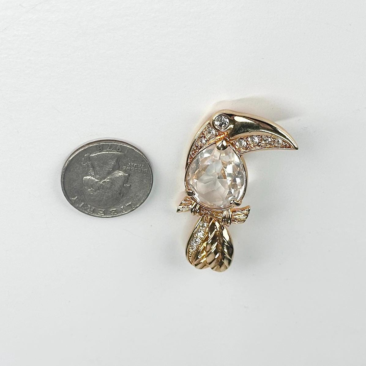 Vintage Brooch Pin with Swarovski Crystal Toucan in Gold Tone