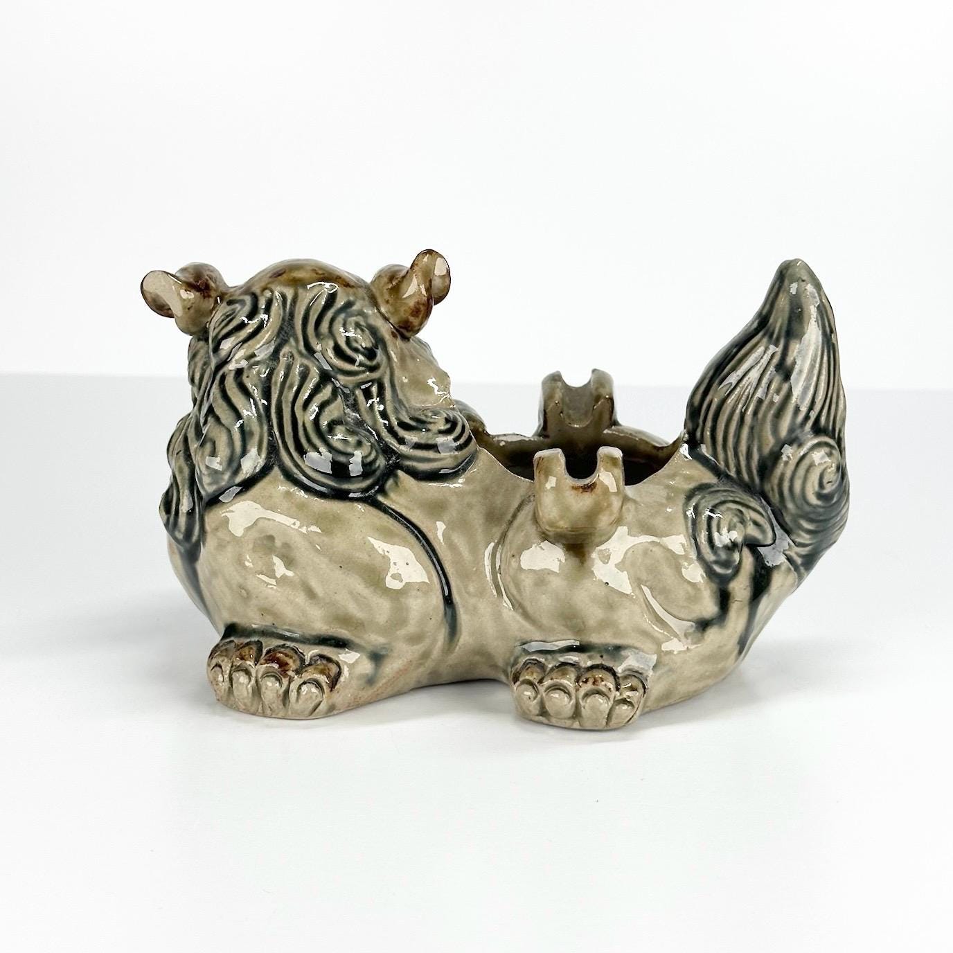 Vintage Ashtray in the Shape of a Chinese Lion with 2 Slots