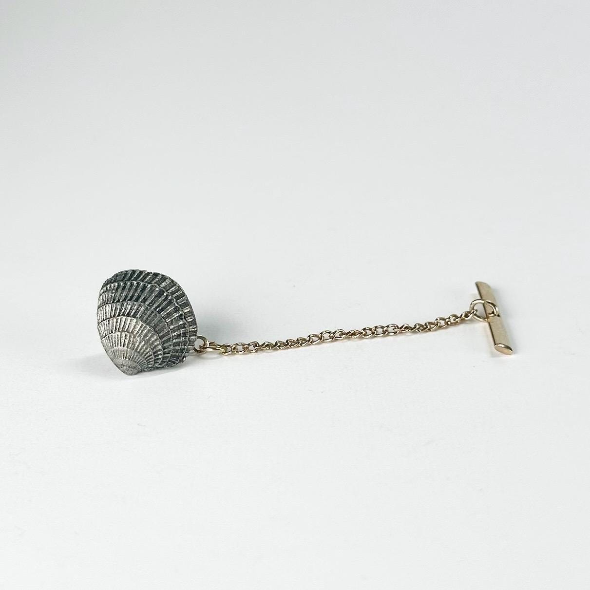 Vintage Tie Tack in Gold Tone with Silver Clam Shell Pin and Stamped Metzke