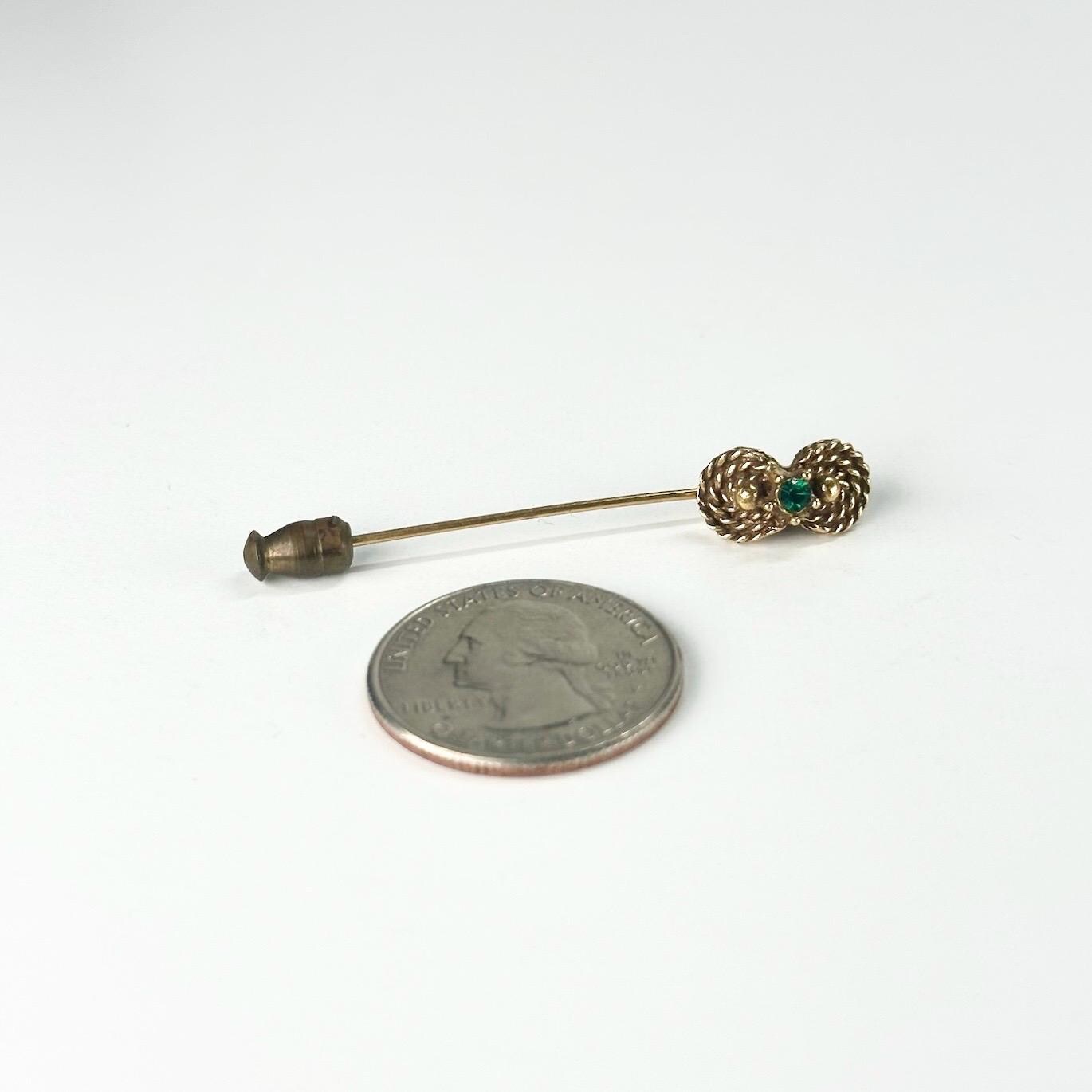 Vintage Brooch Stickpin with Emerald Green Rhinestone and Rope Design