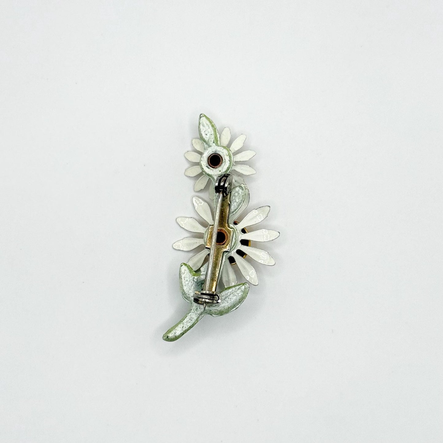 Vintage Brooch Pin of Metal Daisies in Painted Enamel