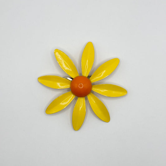 Vintage Metal Brooch of Yellow Daisy