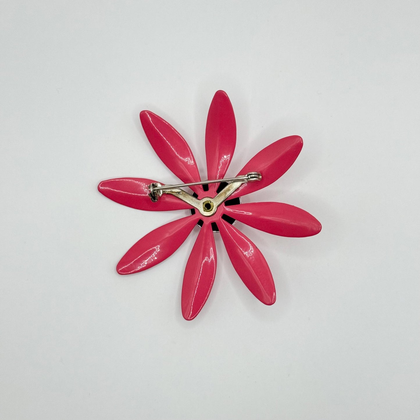 Vintage Metal Brooch of Pink Daisy