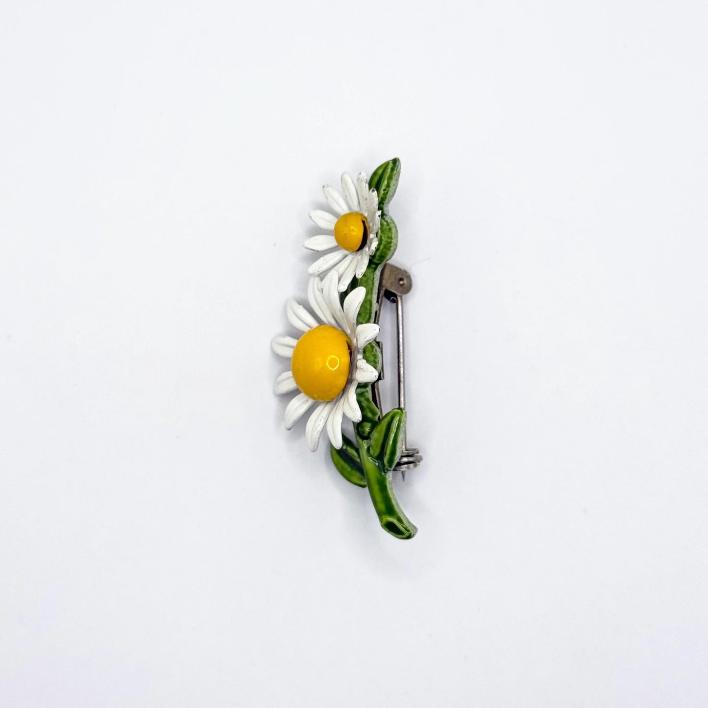 Vintage Brooch Pin of Metal Daisies in Painted Enamel