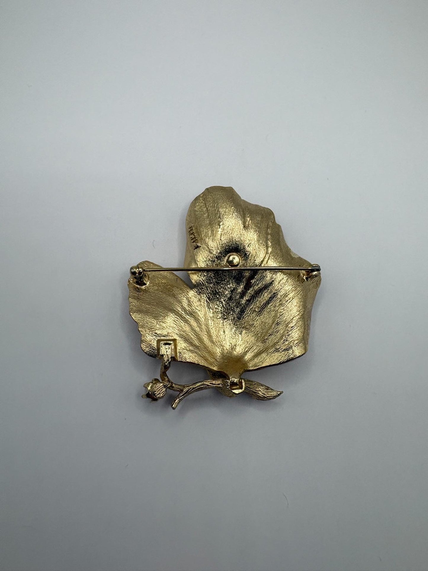 Vintage Lisner Gold Tone Leaf Brooch with Faux Pearls
