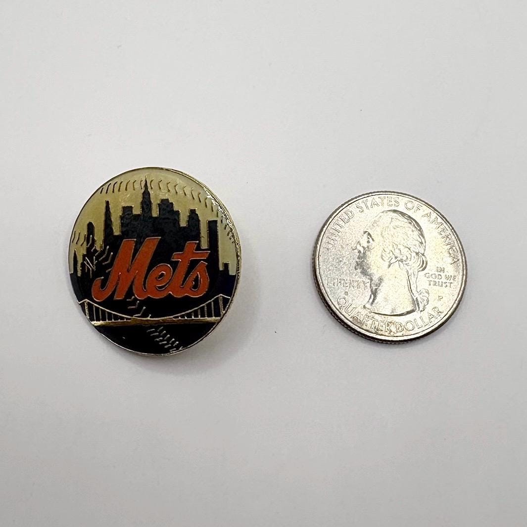Vintage New York Mets Enamel Lapel Pin NYC Skyline MLB Baseball