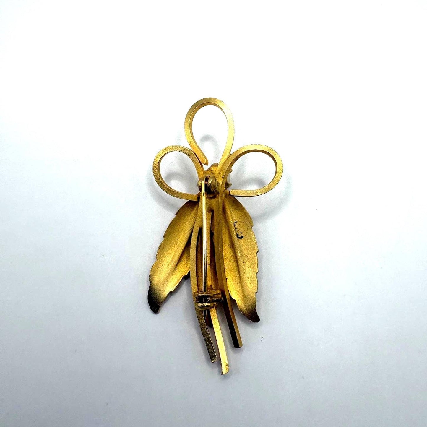 Vintage Gold Tone Bow & Feather Brooch With Pearl Accent