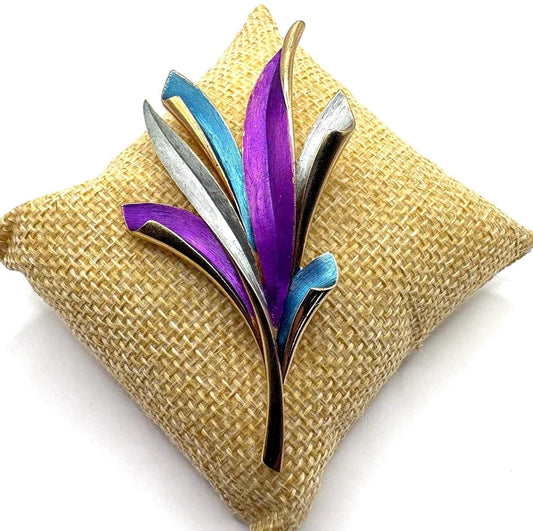 Vintage Kramer Leaf Brooch – Mid Century Modern Gold Tone Signed Jewelry